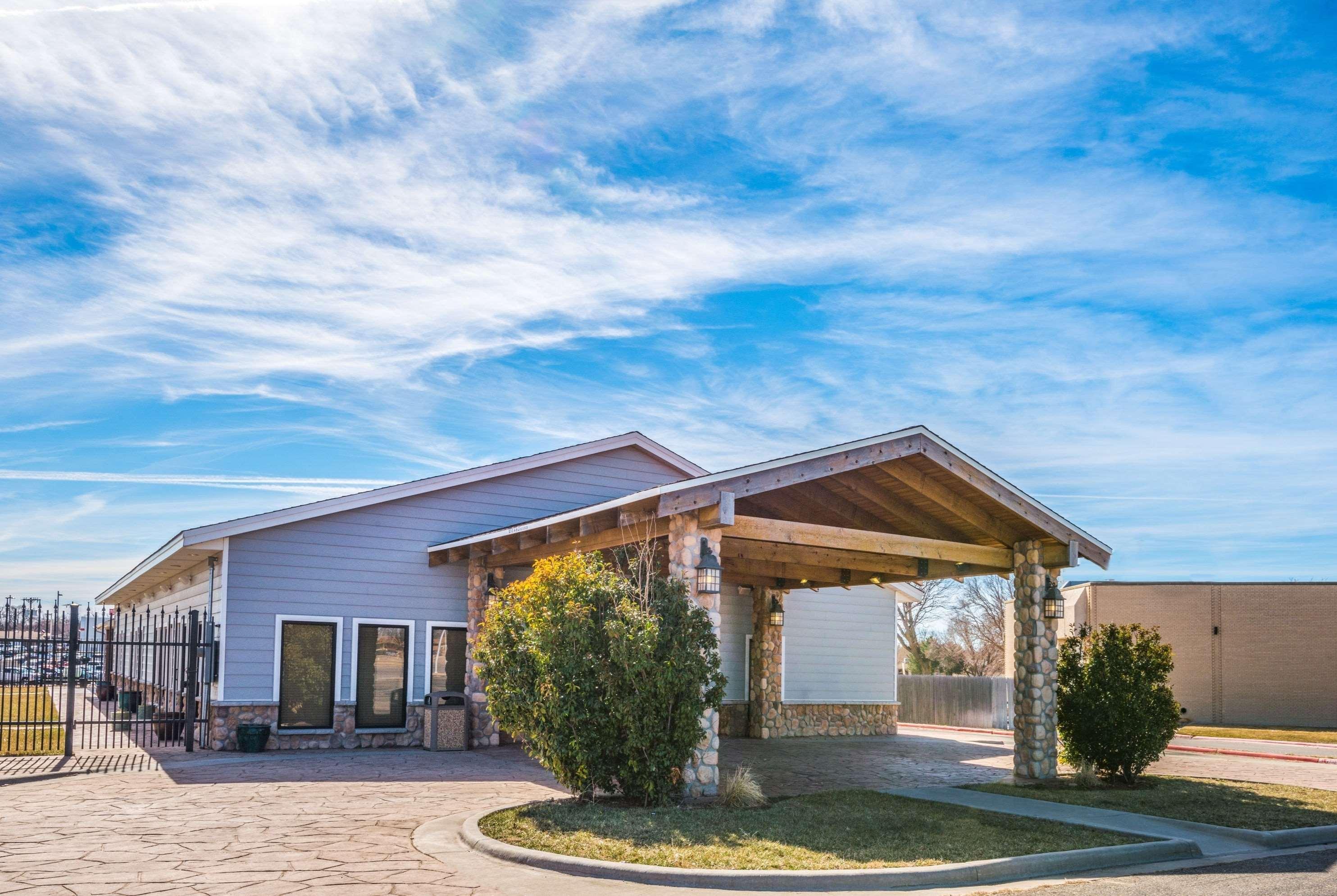 Americinn By Wyndham Pampa Event Center Exterior photo
